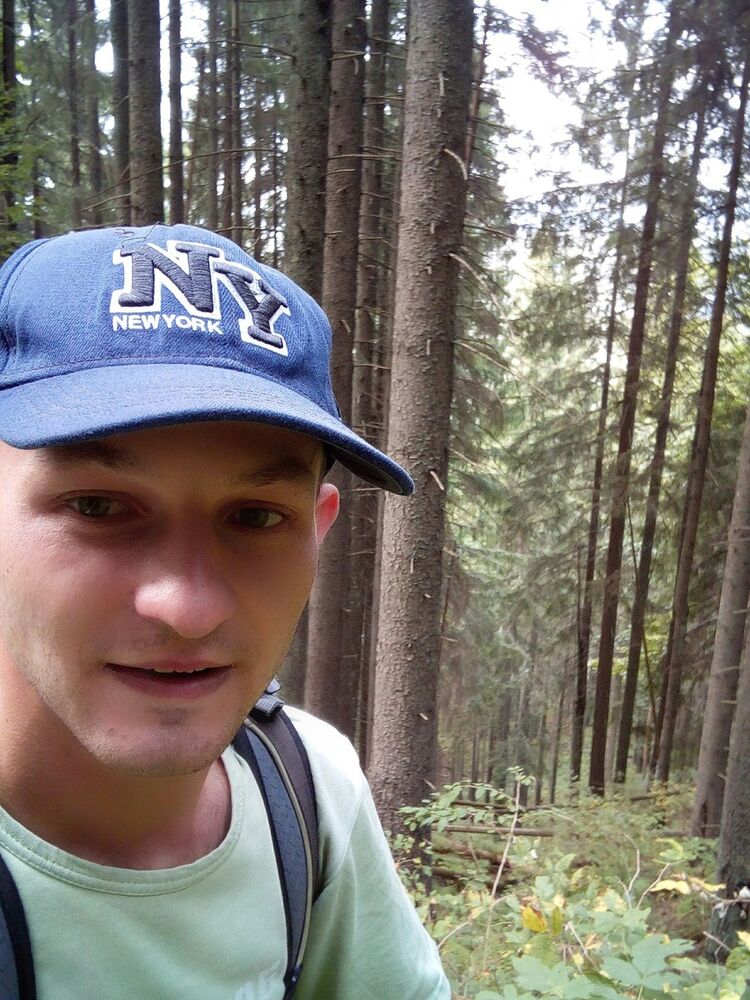  ,   Dima, 32 ,   