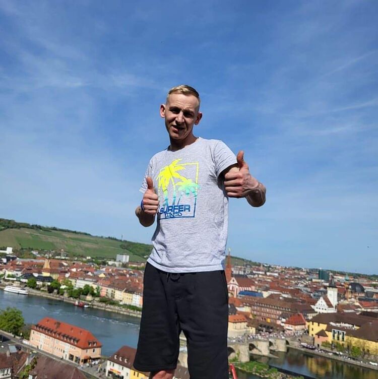  ,   Andrejs, 32 ,   ,   , c 
