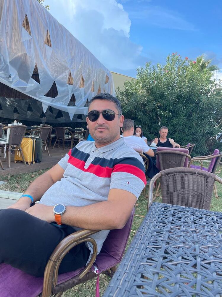  -,   Alan, 44 ,   ,   