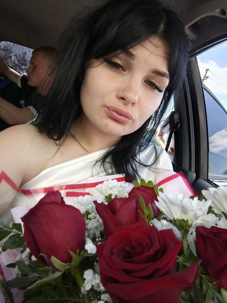  45059100  Arina, 21 ,    
