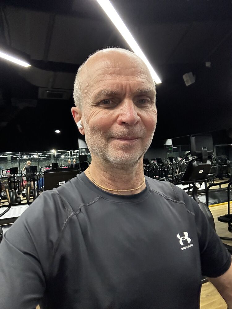  39710280  Oleg Kharkov, 61 ,    