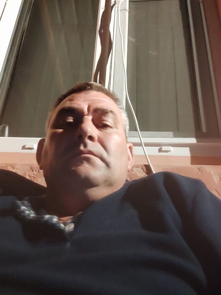  54293780  Petru, 45 ,    