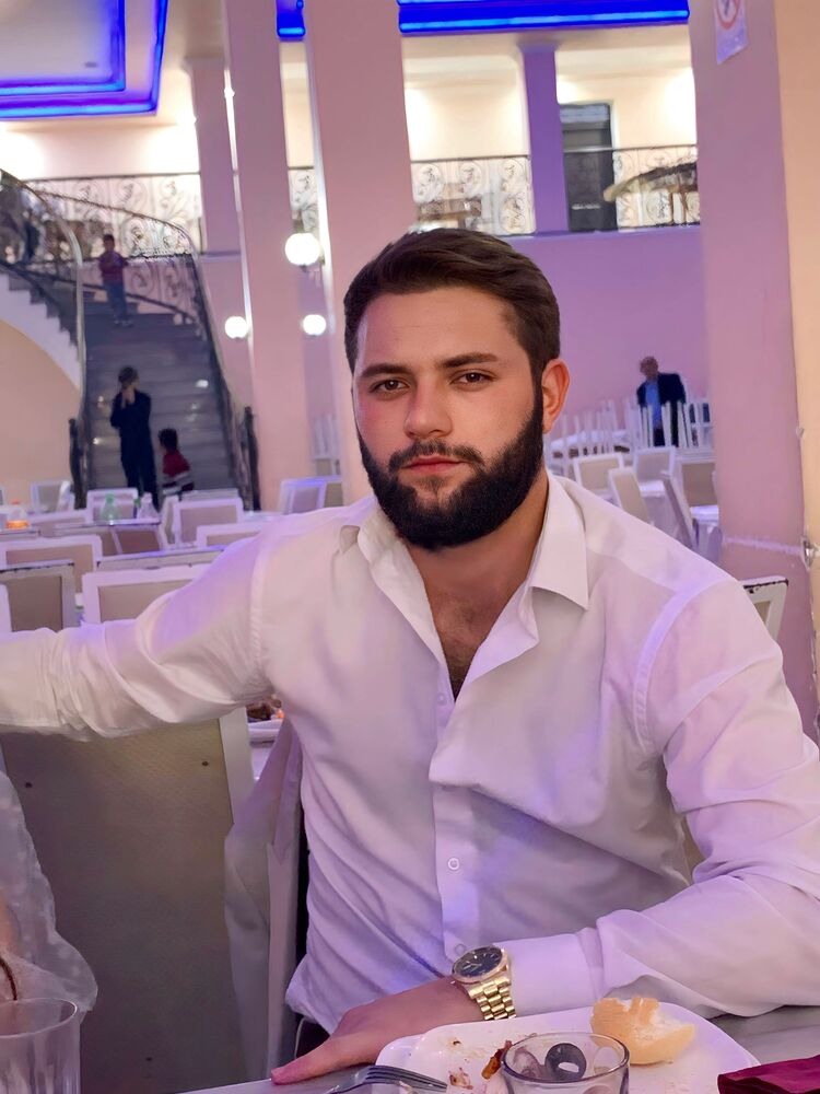  37998460  Azik, 25 ,    