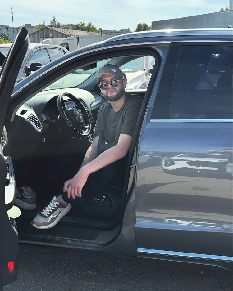  ,   Hikmet, 27 ,   ,   