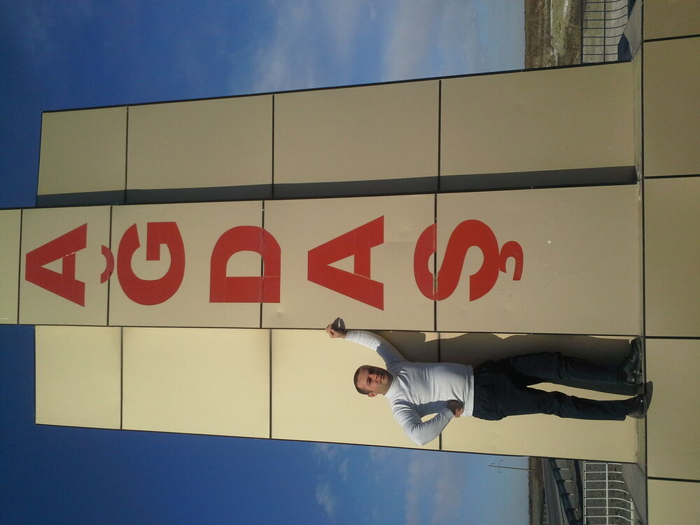  4075720  Niyaz, 42 ,    