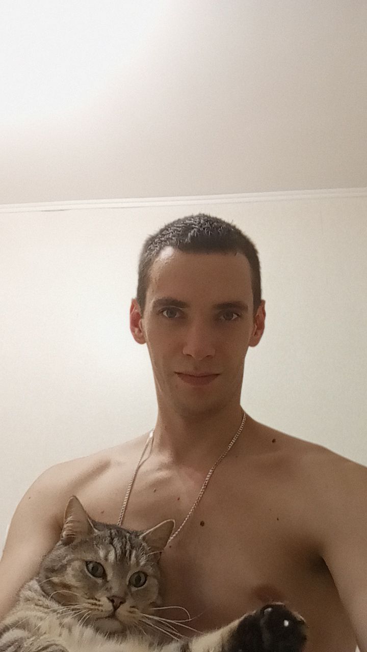  48713290  Viktor, 32 ,    
