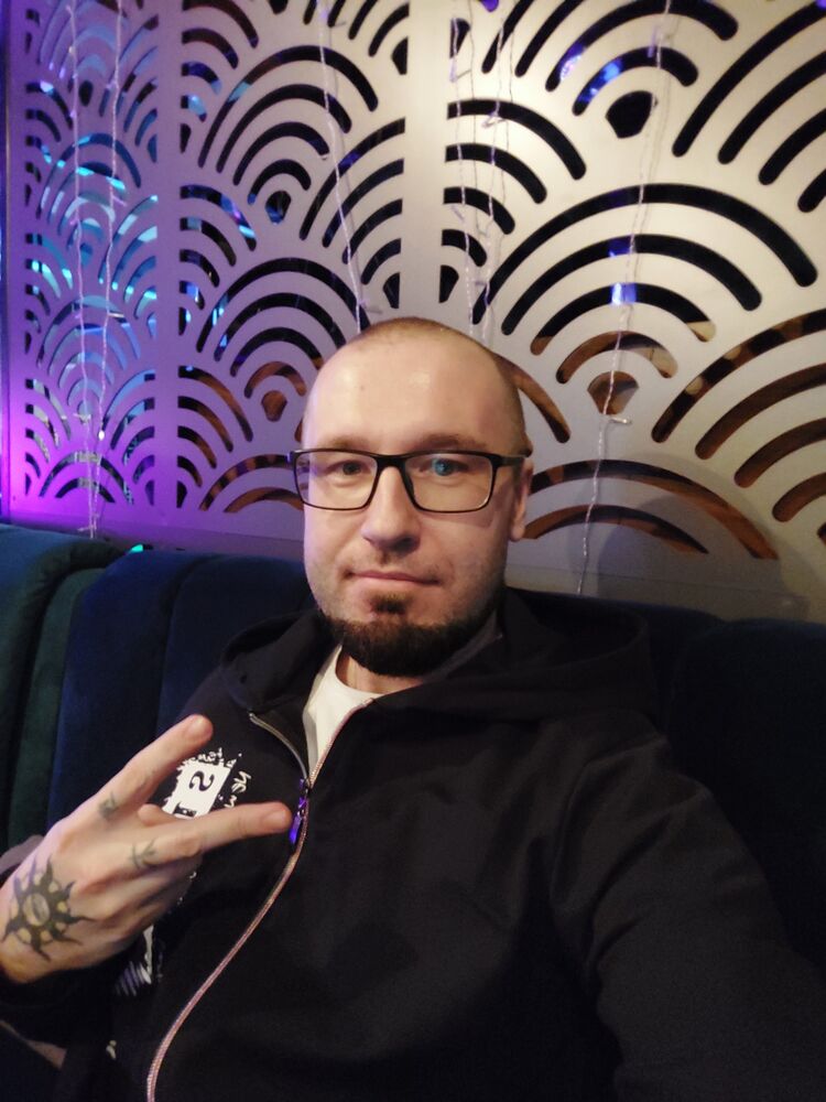 --,   , 39 ,     , c 