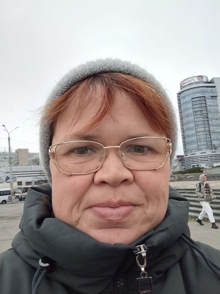  54746930  Kira, 41 ,    