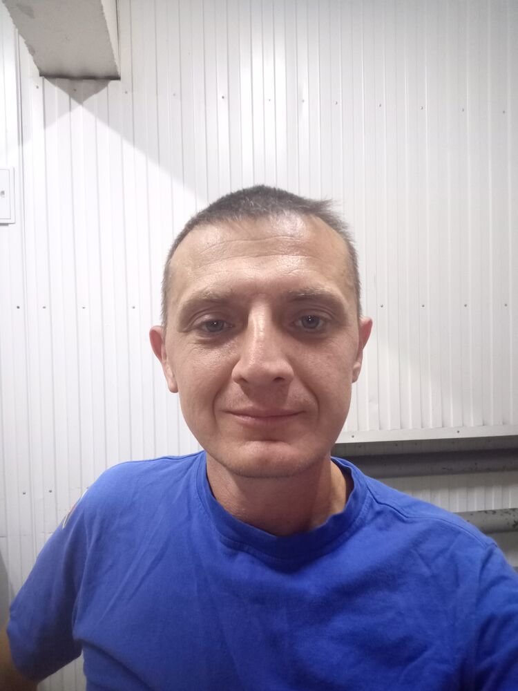  38287790  Leonid, 42 ,    
