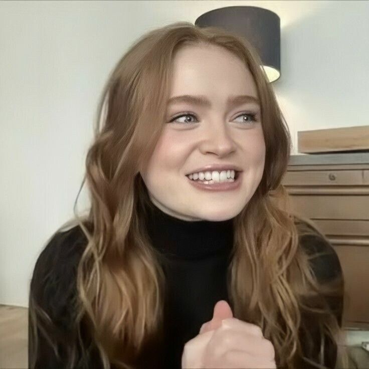  48990660  Sadie Sink, 23 ,    Alhambra