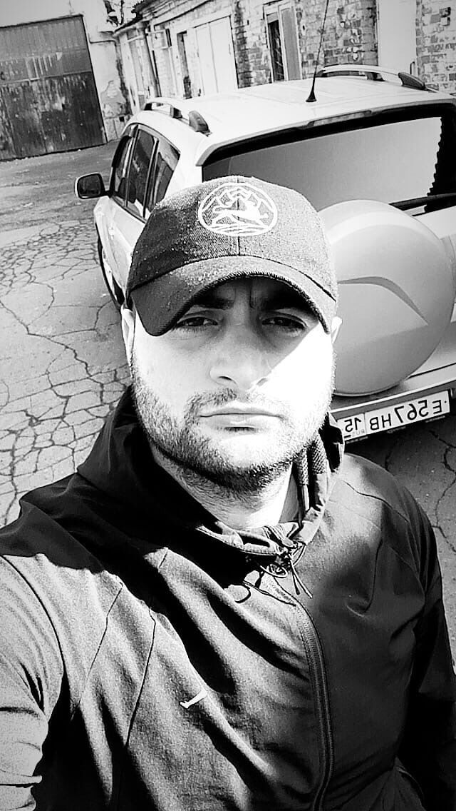  48438040  Zaur, 32 ,    