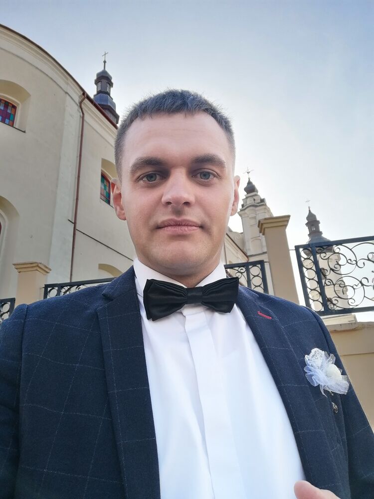  19364150  Denis, 31 ,    