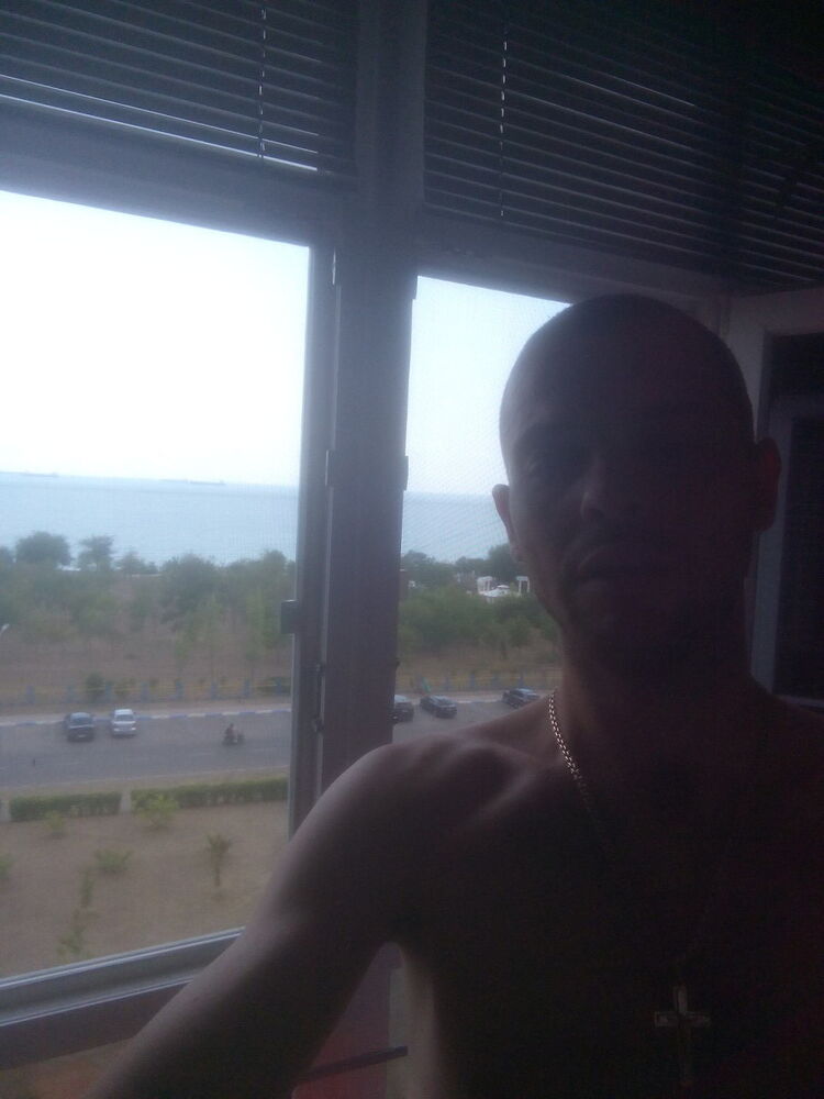  ,   Artem, 37 ,  