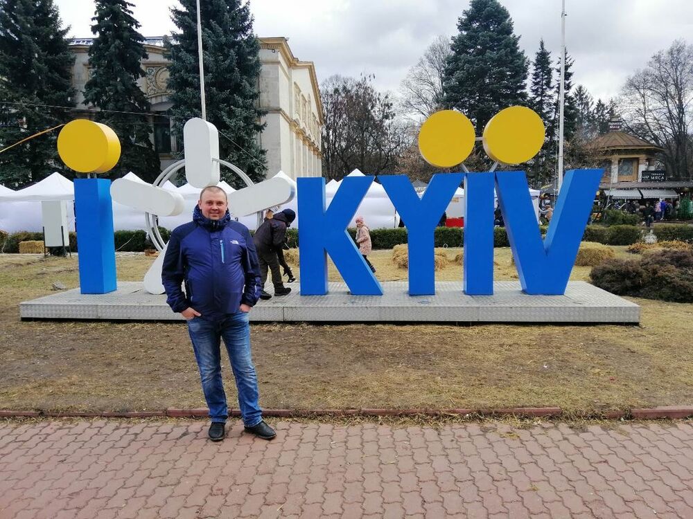  ,   Sergii, 40 ,   ,   , c 