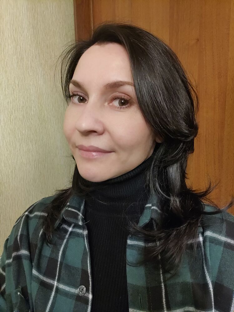  43512970  Anna, 46 ,    