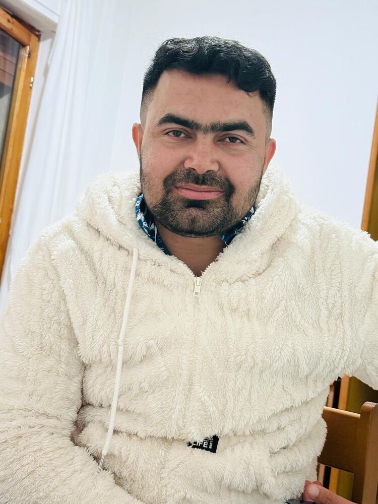  49383920  Asad, 28 ,    Guardiagrele