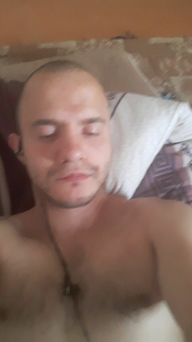  21524810  Sergei, 31 ,    --