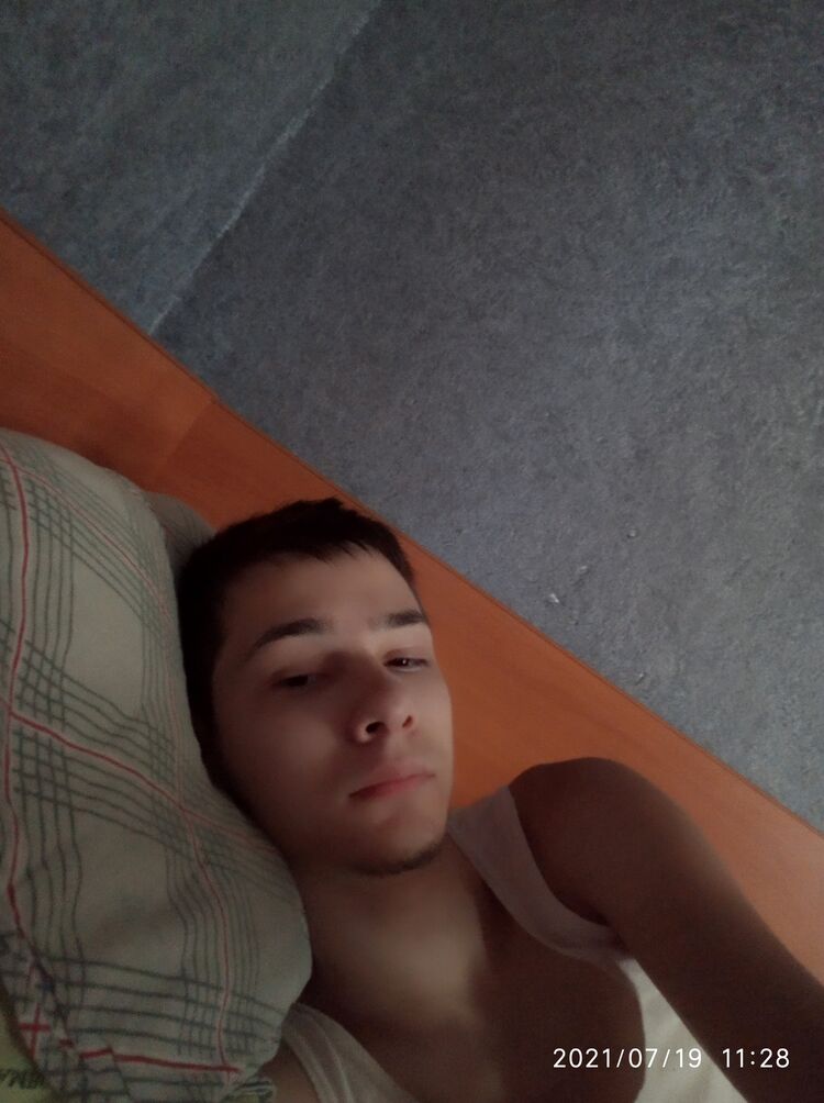  25045660  Max, 22 ,    