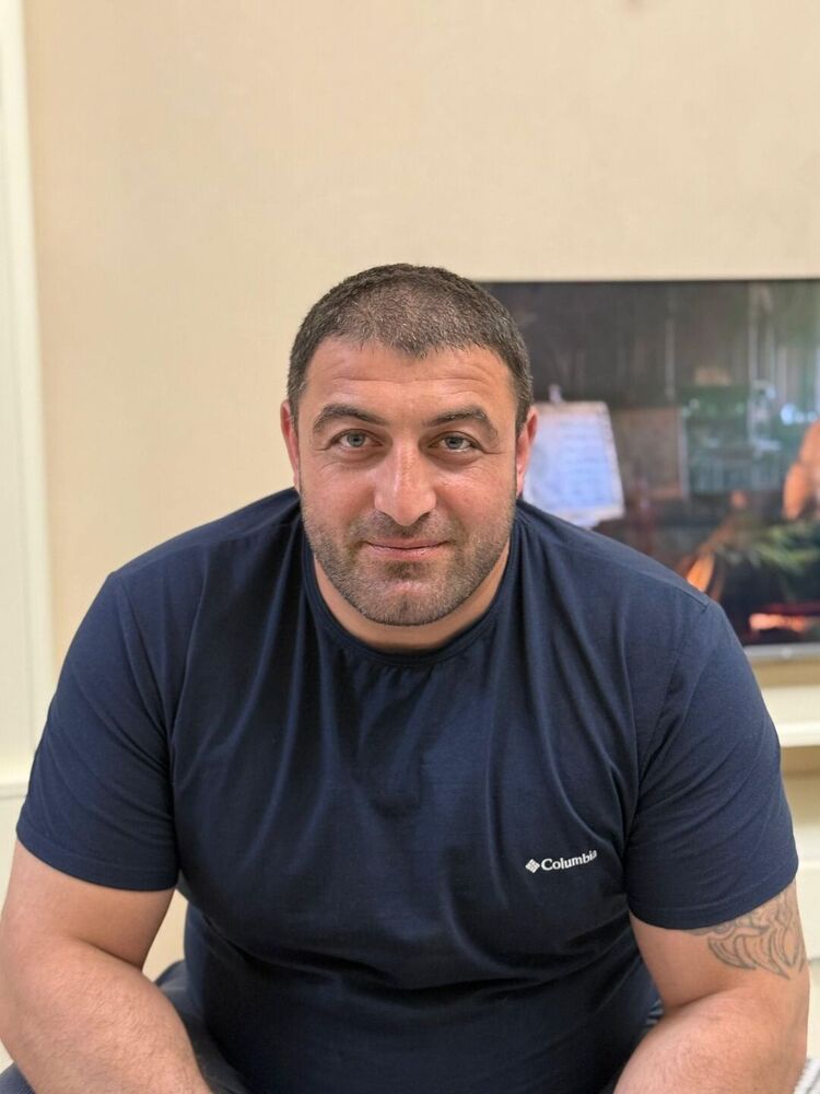  51058590  Enok, 39 ,    