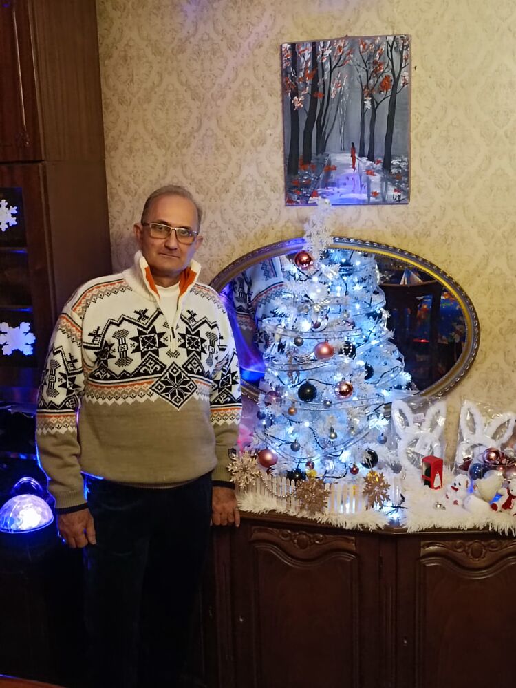  41124720  Arik, 56 ,    