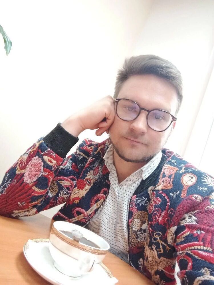  35346180  Aleksej, 33 ,    