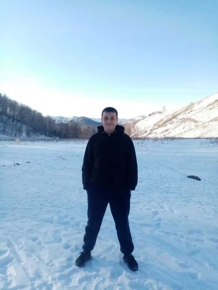  32890790  Viktor, 35 ,    