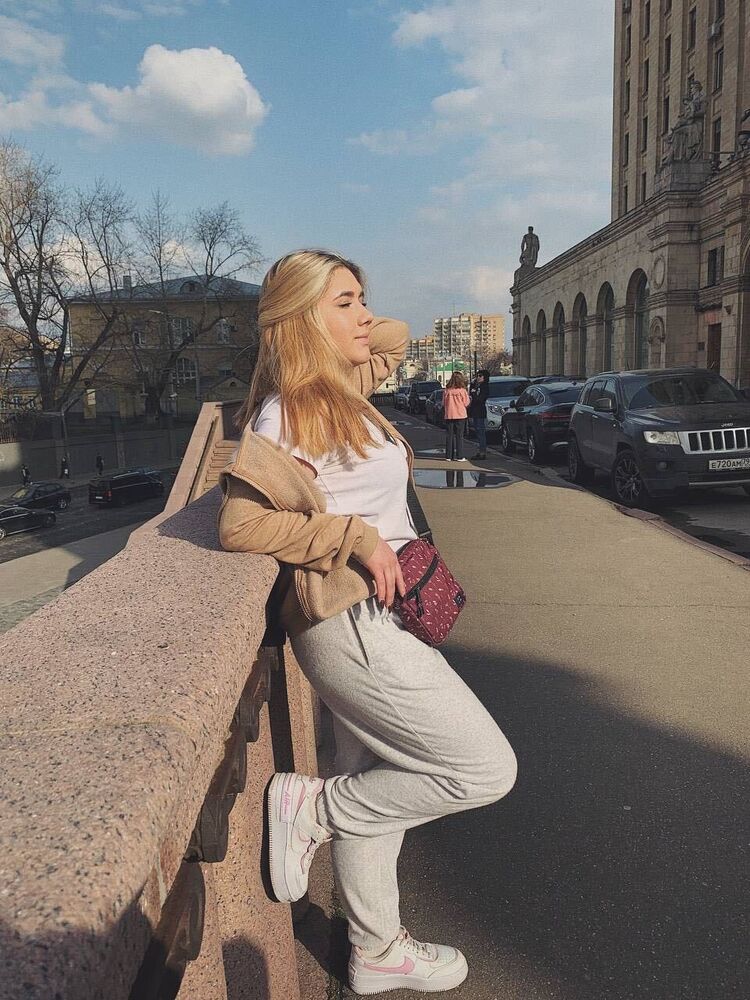 Фото 30939010 девушки Алена, 18 лет, ищет знакомства в Москве