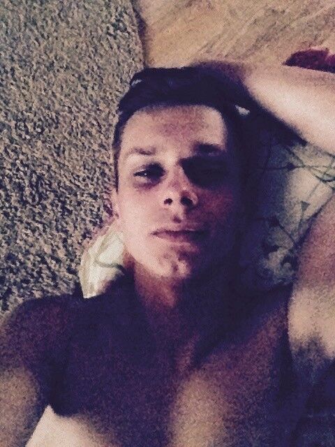  8850190  Andrey, 31 ,    