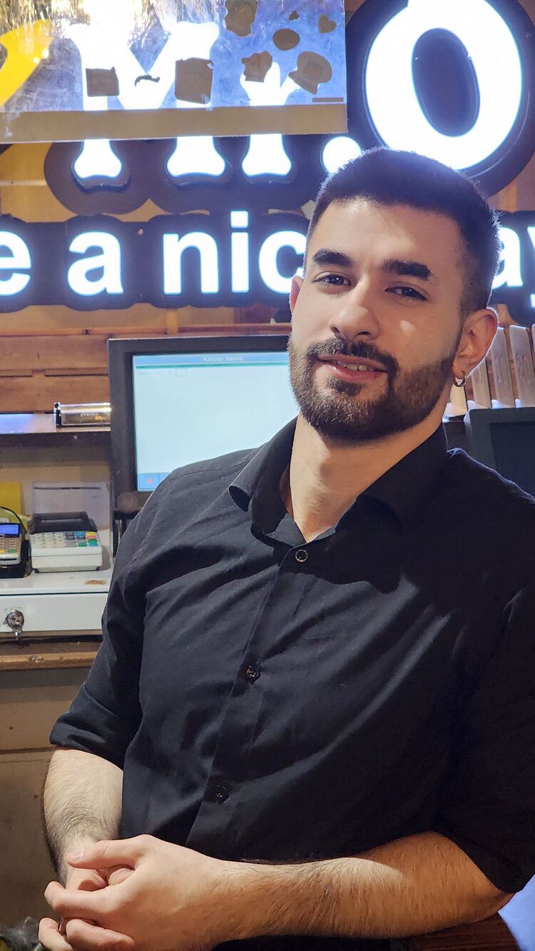  33203510  , 25 ,    -