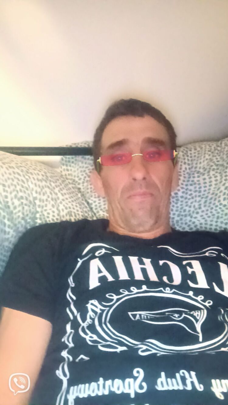  38707190  Slava, 44 ,    