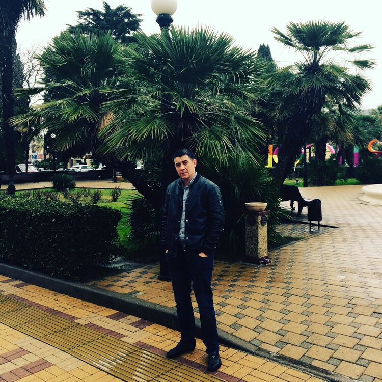  31653120  Alexander, 33 ,    