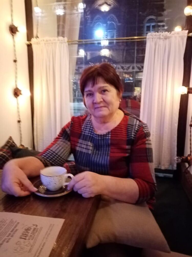  46893080  Vera, 64 ,    