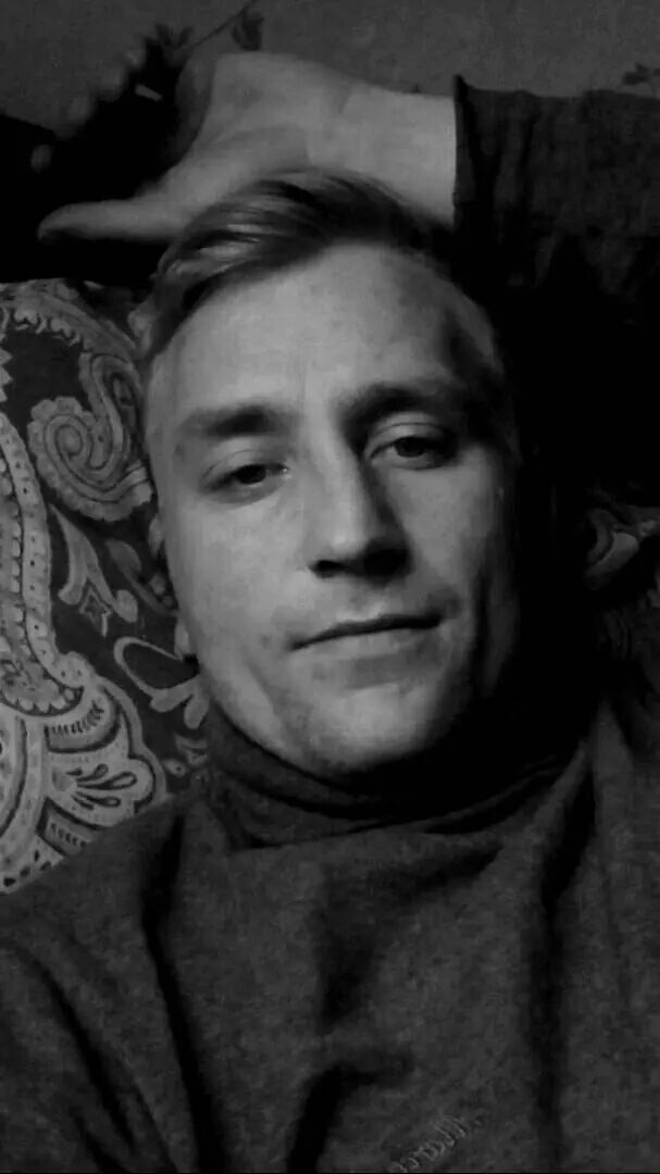  ,   Denis, 32 ,   ,   