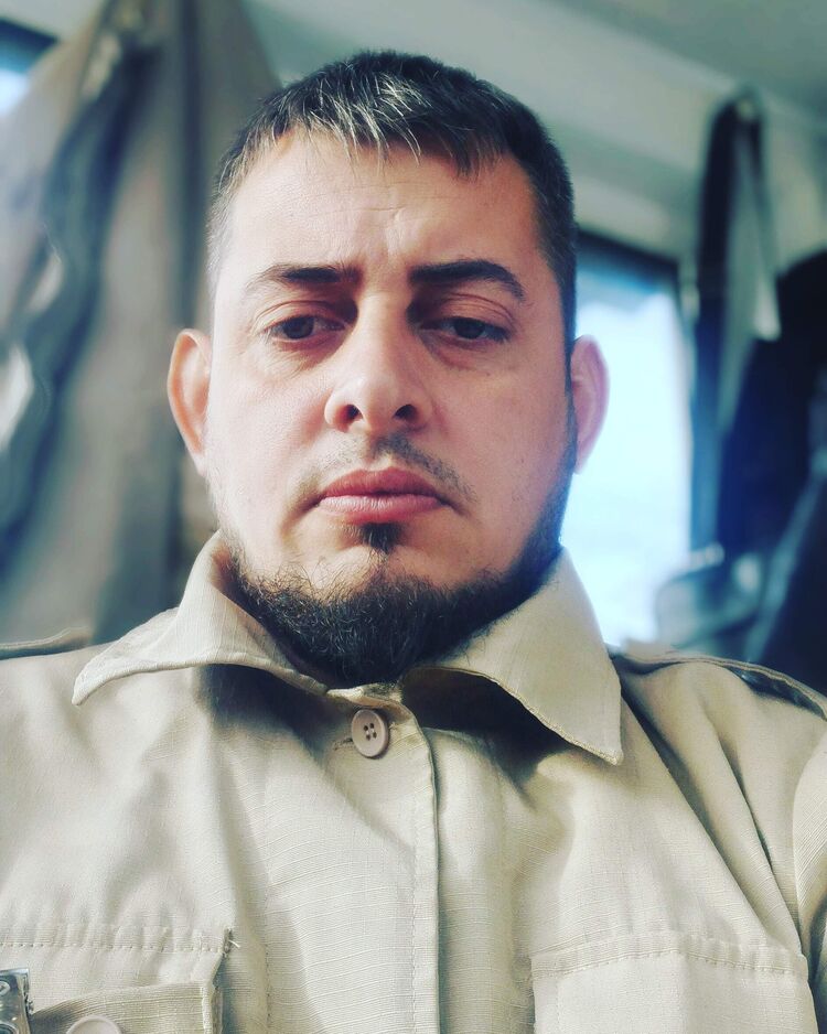  31731180  Ilyas, 35 ,    