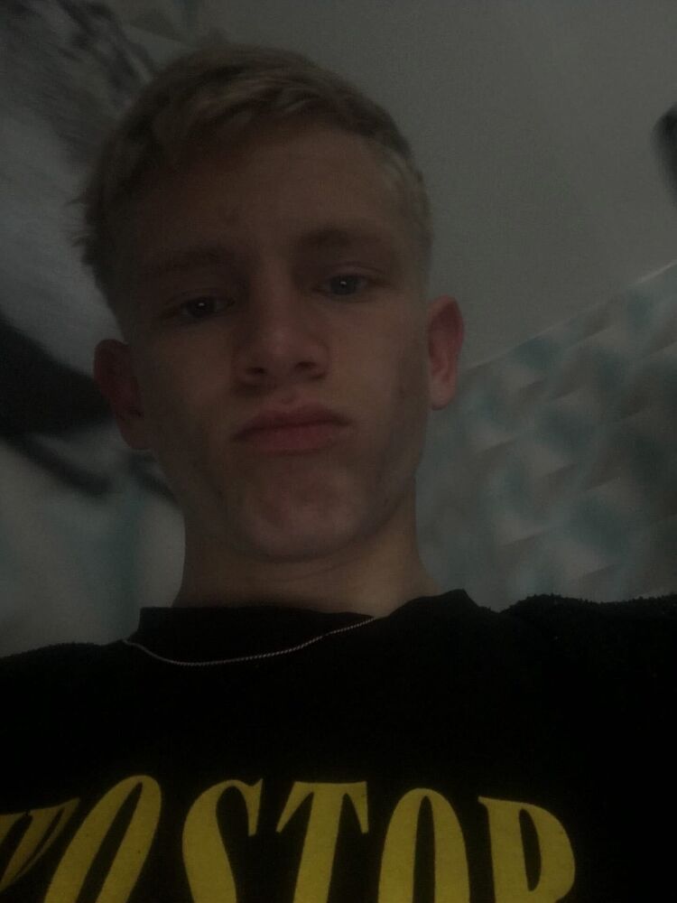  37137980  , 22 ,    
