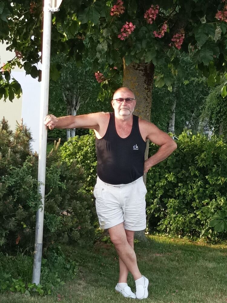  33638920  , 57 ,    