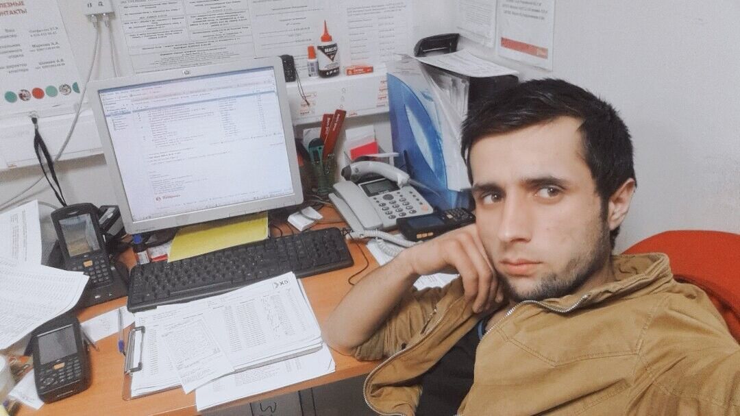  9375580  Ali, 27 ,     