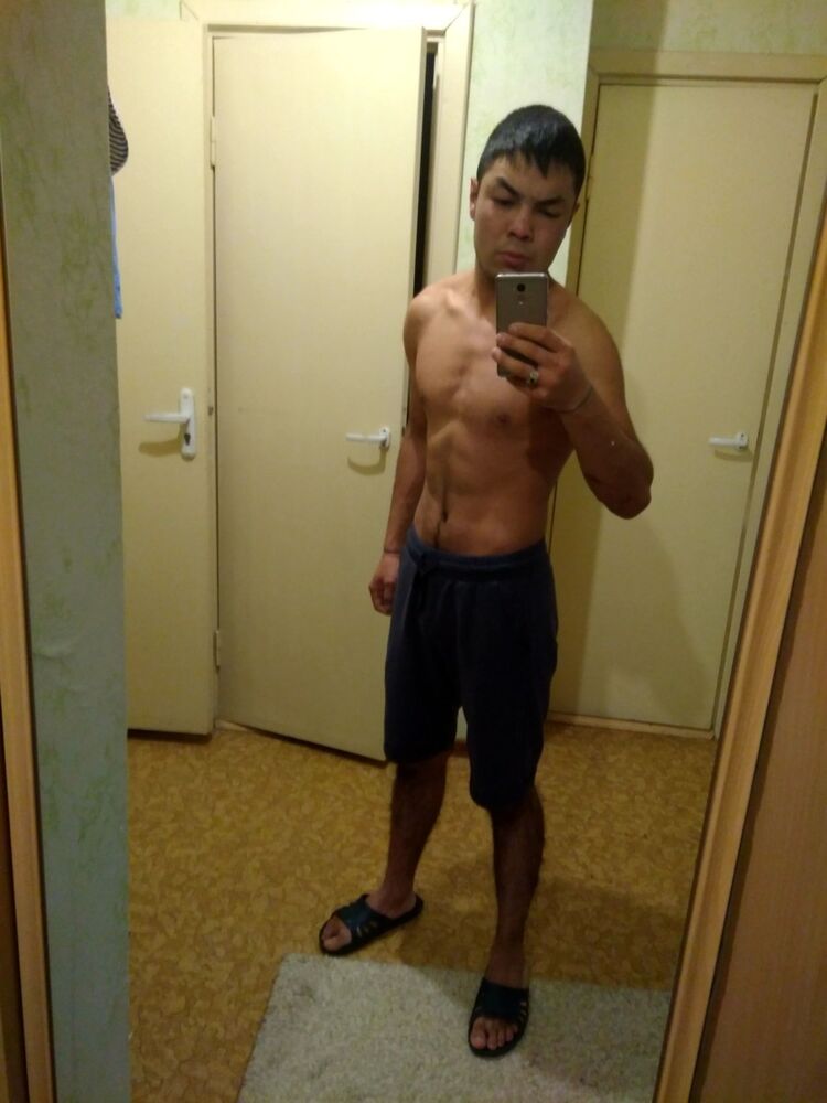  12967440  Ilyas, 31 ,    