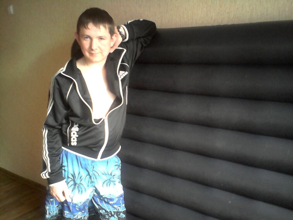  4202200  Aleksei, 38 ,    