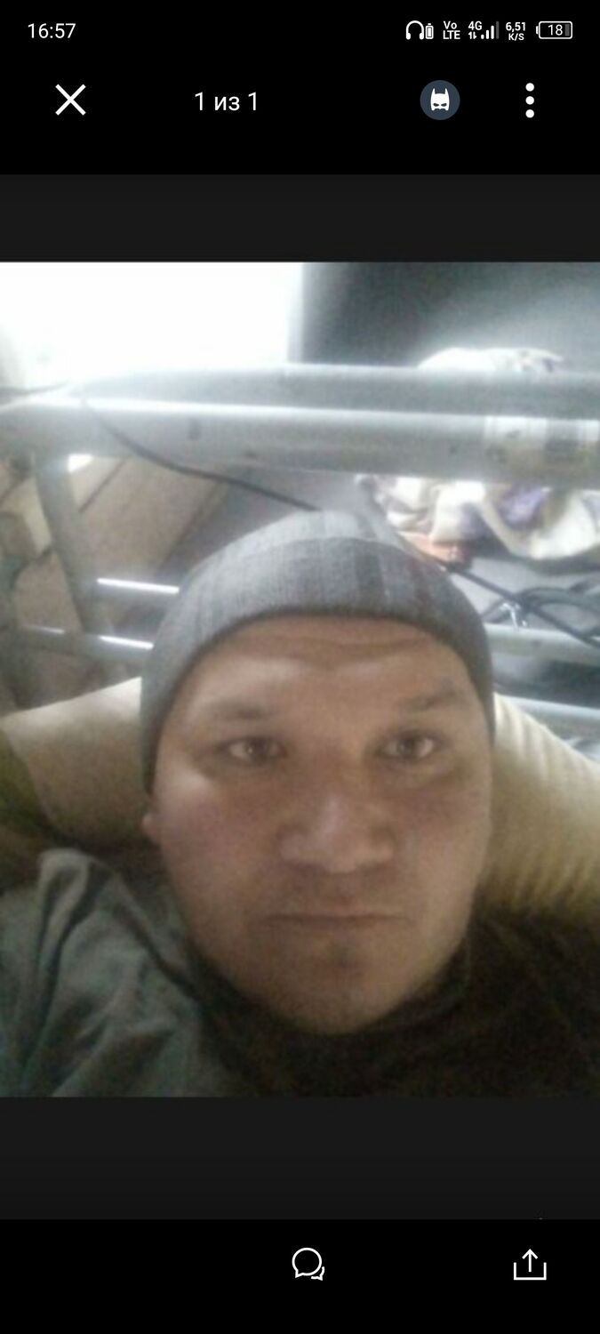  31572430  Alex, 43 ,    