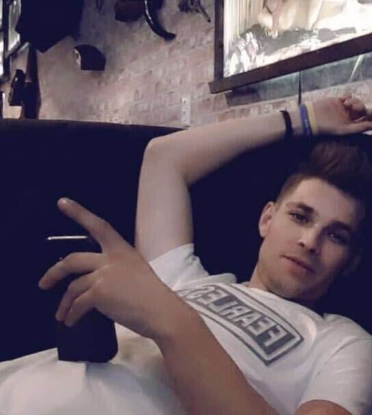  ,   Victor, 37 ,   ,   , c , 