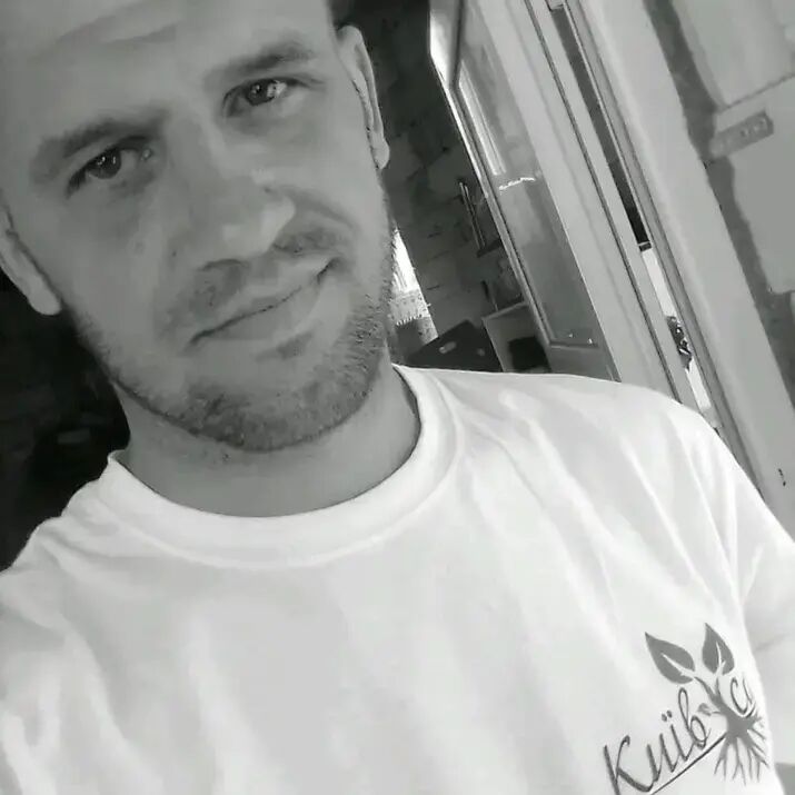  46597850  , 32 ,    