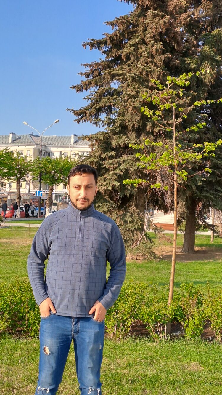  ,   Mohamed hich, 32 ,   