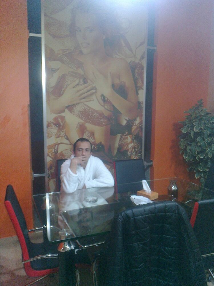  ,   Arman, 37 ,   ,   , c 
