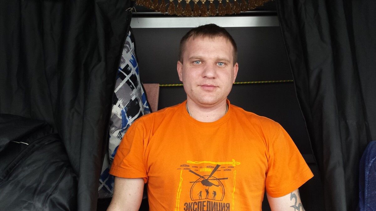  8617160  Alex, 41 ,    