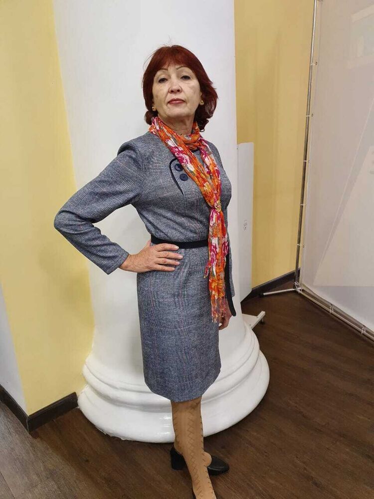  43493860  Irina, 55 ,    
