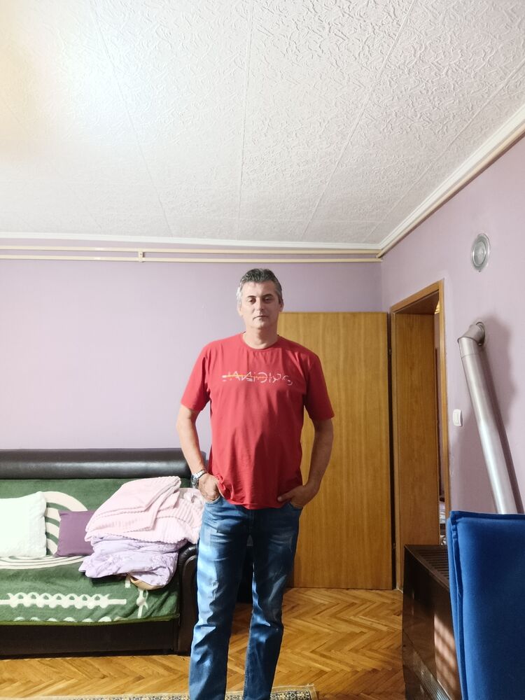  52498490  Zoran, 51 ,    