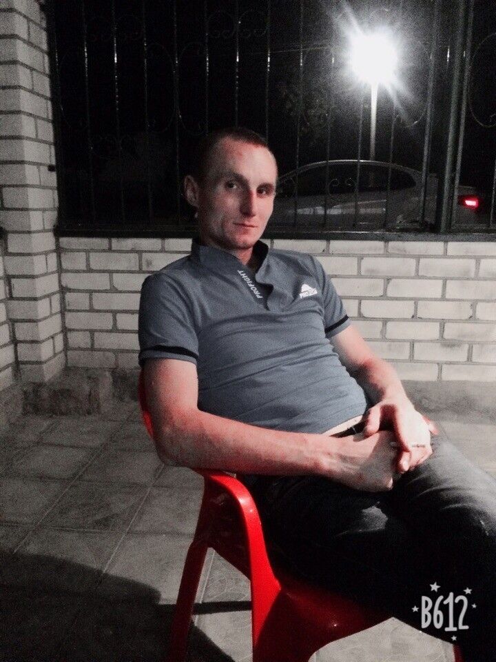  14789760  Andrei, 37 ,    