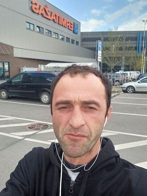  29462740  Temur, 39 ,    