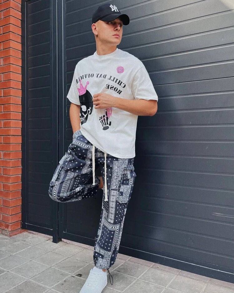  46757230  Feliks, 30 ,    Rome